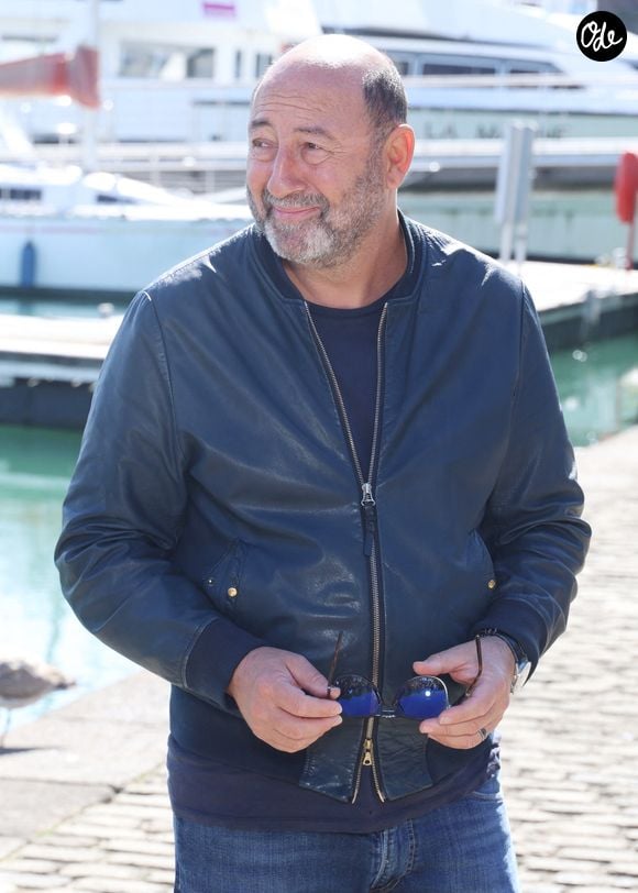 Kad Merad au photocall de la série "Belphegor" lors du 27ème Festival de la Fiction de la Rochelle (16 - 21 septembre 2025), le 17 septembre 2025. 

© Denis Guignebourg / Bestimage
