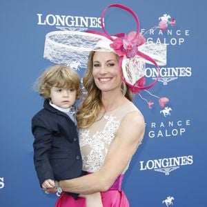 Sophie Thalmann voit aussi en ce futur lieu un cadre idéal pour de l'événementiel et imagine déjà sa progéniture travailler, plus tard, à ses côtés.

Sophie Thalmann et son fils Robin Soumillon au Prix de Diane Longines à l'hippodrome de Chantilly, le 16 juin 2019. © Marc Ausset-Lacroix/Bestimage