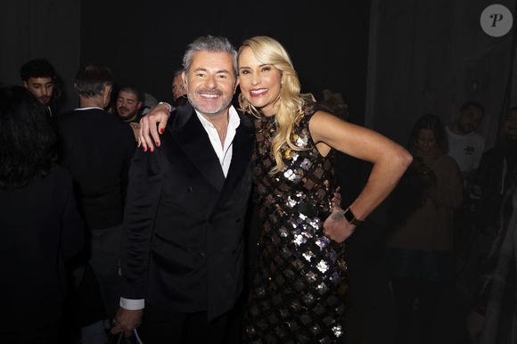 Elodie Gossuin accède à la notoriété le 9 décembre 2000, à Monaco, lorsqu'elle est élue Miss France à seulement 19 ans.

Jérôme Anthony, Elodie Gossuin en backstage du concert du gala de Noël de l'association Tout le monde contre le cancer fête ses 20 ans diffusé le 24 décembre sur M6 à l'Adidas Aren Porte de la Chapelle à Paris, France, le 4 décembre 2025.

© Jack Tribeca/Bestimage