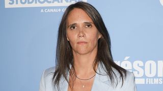 "Je ne sais pas où tu vas réussir" : Grâce à ces quelques mots, Julien Clerc a fait de sa fille Jeanne une des plus grandes réalisatrices de sa génération