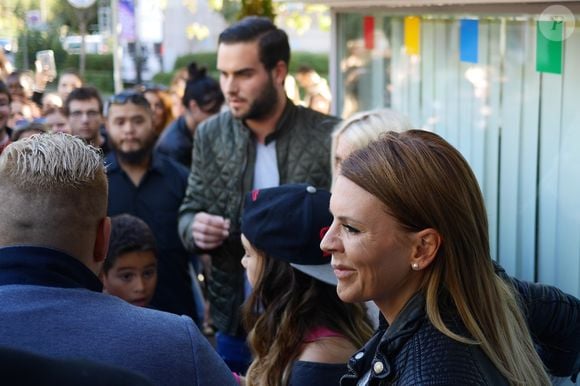 Exclusif - Jessica Thivenin (Les Marseillais), Nikola Lozina (Les Marseillais, les Princes de L'amour et les Ch'is) et Amélie Neten (Secret Story, Les Anges et le MadMag) présents lors de l'inauguration du nouveau salon de coiffure "Myo Style" à Lausanne en Suisse, le 15 octobre 2016. © Lise Tuillier/Bestimage