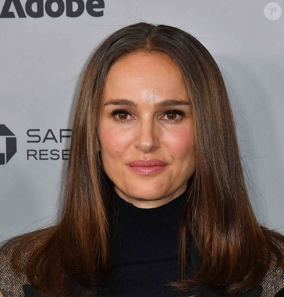 Un choix de vie sur lequel elle s'est déjà livrée.

Natalie Portman assiste à la première du film "The Gallerist" lors du Festival du Film de Sundance 2026 au Eccles Center Theater le 24 janvier 2026 à Park City, Utah.