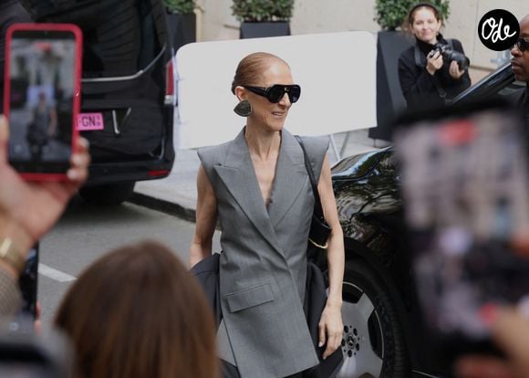 Céline Dion sort de l'hôtel Royal Monceau à Paris le 3 octobre 2026 © Denis Guignebourg / Bestimage
