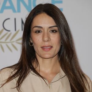 Son père, raconte-t-elle, l'a saisie par les cheveux, lui permettant d'échapper à la catastrophe.

Sofia Essaïdi - Soirée de gala "Action Enfance fait son cinéma" au Grand Rex à Paris le 15 juin 2026. 
© Codic Guirec/Bestimage | 00759695