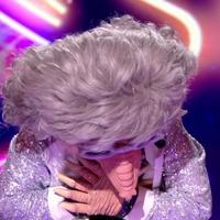 "Le public a tranché" : La Taupe (Mask Singer 8) battue dans un ultime duel, impossible pour elle de contenir ses larmes