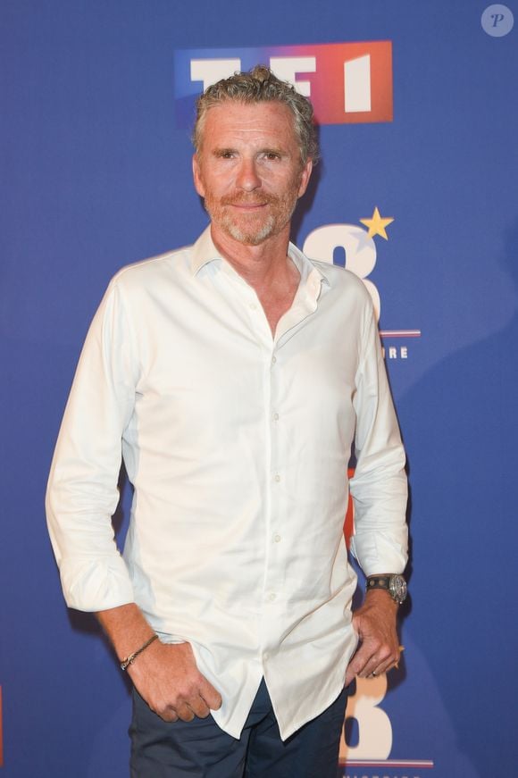Denis Brogniart à la première du documentaire "98 Secrets d'une Victoire" au cinéma Gaumont Champs-Elysées Marignan à Paris, le 30 mai 2018.
© Guirec Coadic/Bestimage