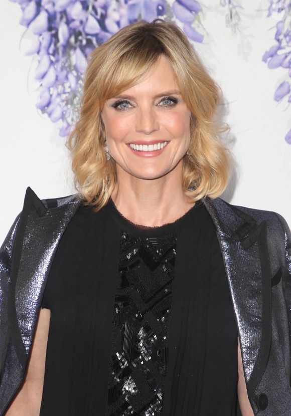 On se souvient évidemment d'Heather Locklear, l'incontournable Amanda Woodward. Mais une autre comédienne s'est fait connaître au début des années 1990 grâce à "Melrose Place" : Courtney Thorne-Smith.

Courtney Thorne-Smith au photocall du "Hallmark Channel Summer 2018 TCA Press Tour Event" à Beverly Hills. Los Angeles, le 26 juillet 2018. Backgrid USA / Bestimage