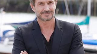 Alexandre Varga (Demain nous appartient) papa pour la première fois à 49 ans : il partage une première photo avec sa fille, qu'il a eue avec Aurélie