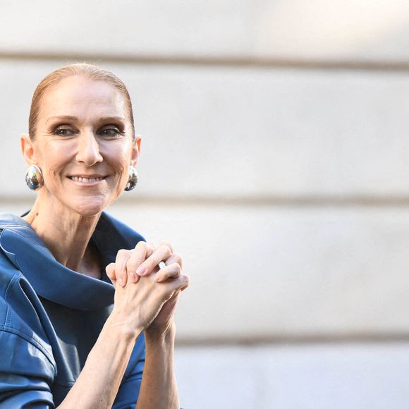 Céline Dion quitte l'hôtel Le Royal Monceau, à Paris, en France, le 5 septembre 2026. Photo de Florian Poitout/ABACAPRESS.COM