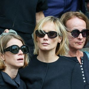 Ana Girardot à la sortie des obsèques de Mathilde Favier en l'église Saint-Sulpice à Paris le 31 août 2026.

© Dominique Jacovides-Cyril Moreau/Bestimage