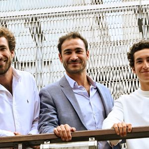 Louis Kretz,Valentin Kretz et Martin Kretz - La famille Kretz en tournage au village lors des Internationaux de France de tennis de Roland Garros 2024, à Paris, France, le 1er juin 2024. © Chryslene Caillaud/Panoramic/Bestimage