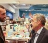 Son fils s'appelle Sylla, Nicolas. Un hommage à Nicolas Sarkozy.

Louis Sarkozy en séances de dédicaces pour son livre "Napoléon Bonaparte - L'empire des livres" (Éditions Passés composés) à la librairie Lamartine à Paris. Paris, le 21 mai 2025.
© Sébastien Valente/Bestimage