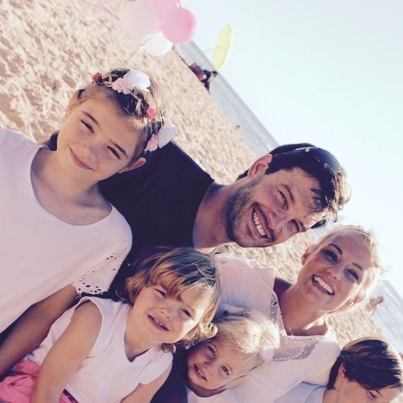 Dans un beau discours adressé à sa fille aînée, Élodie Gossuin demande à Rose de n'écouter que son instinct et de ne jamais laisser personne décider à sa place.