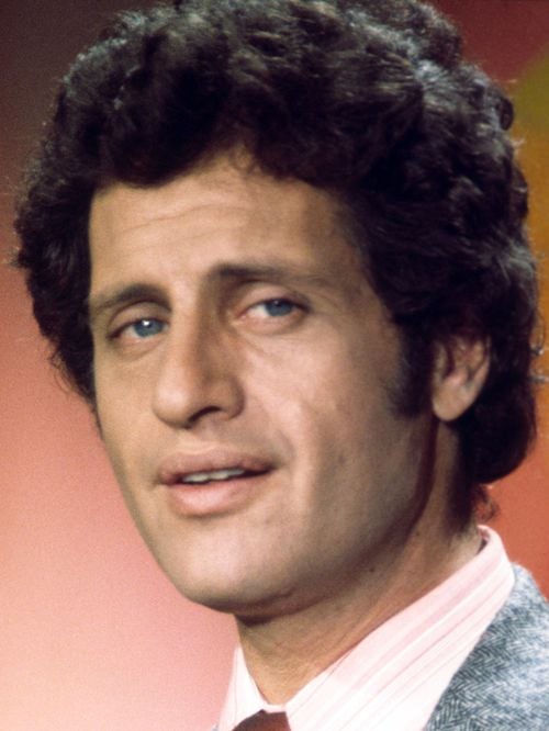 Joe Dassin : Son fils Jonathan sort un nouveau titre en duo avec l'ex-compagne d'une figure phare de CNEWS