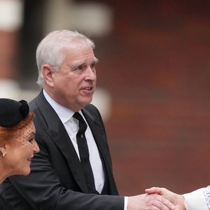 Le prince Andrew, duc d'York, Sarah Ferguson, duchesse d'York - Les membres de la famille royale assistent aux funérailles de la duchesse de Kent, à la cathédrale de Westminster, à Londres, au Royaume-Uni, le 16 septembre 2025. © Julien Burton / Bestimage