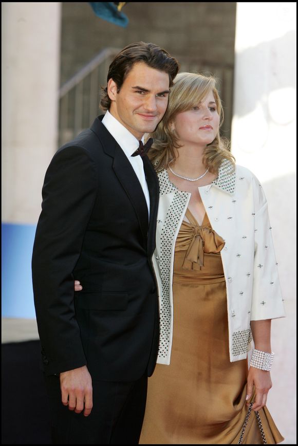 À la retraite, le papa des jumelles, Myla Rose et Charlene Riva, et des jumeaux, Leo et Lenny, profite donc de cette incroyable demeure

Roger Federer et son épouse à Estoril au Portugal en 2005 AGENCE / BESTIMAGE