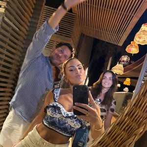 Les clichés montrent une belle complicité entre Florence Foresti, Vitaa et Alexandre Kominek.

Florence Foresti, Vitaa et Alexandre Kominek se sont retrouvés le temps d'une soirée. Capture d'écran Instagram