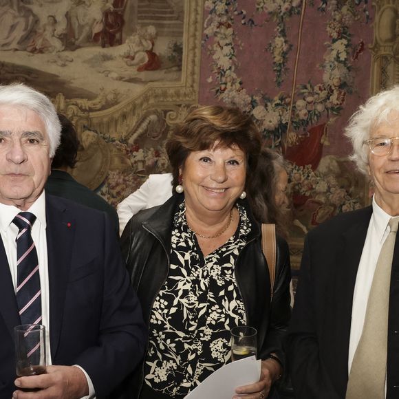René-Georges Querry, Josseline de Clausade, Jean-Jacques Annaud - Dîner de La Revue des Deux Mondes au Cercle Interalliée avec en invité d’honneur Gerald Darmanin, Paris, France, le 3 novembre 2025. Les salons du Cercle Interallié ont fait salle comble ce soir-là, réunissant de nombreuses personnalités du monde de la politique, des affaires, du droit, de la culture ou encore de la diplomatie, venues écouter le garde des Sceaux. 
© Jack Tribeca / Bestimage