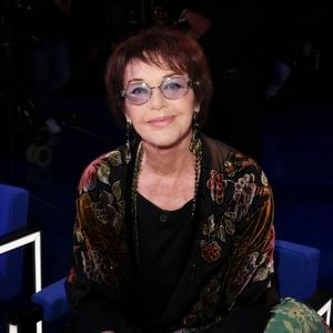 "La direction de TF1 avait soudainement découvert mon âge et les grands chefs, ‘dans les bureaux de verre’, avaient posé un veto à ma participation", raconte-t-elle.

Anny Duperey, lors de l'enregistrement de l'émission "La Boîte à secrets", présentée par F.Bollaert et diffusée le 10 octobre 2025 sur France 3, dans les studios du Lendit à Saint-Denis, Seine Saint-Denis, France, le 22 septembre 2025. © Jack Tribeca/Bestimage