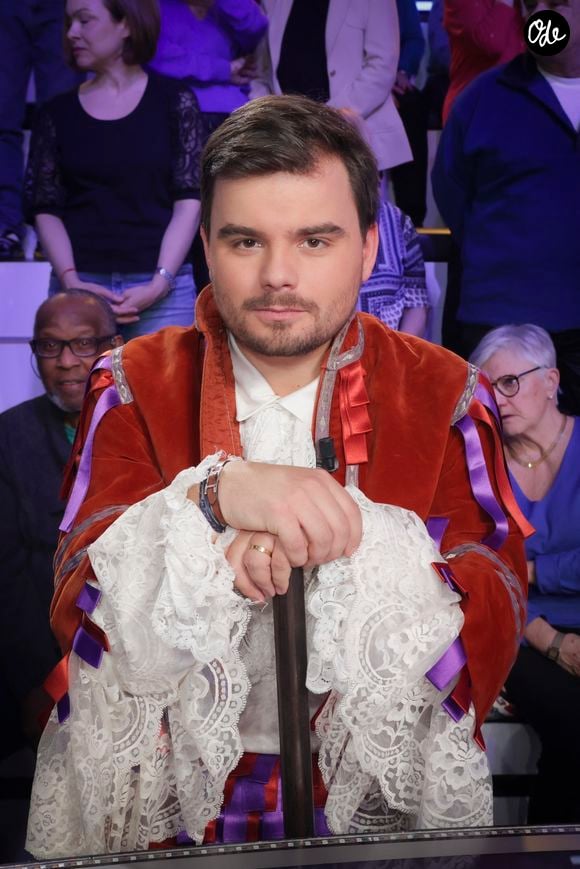 Gauthier Le Bret sur le plateau de l’émission "Face à Hanouna" diffusée le 23 novembre 2024 - Paris le 21 novembre 2024. © Jack Tribeca / Bestimage