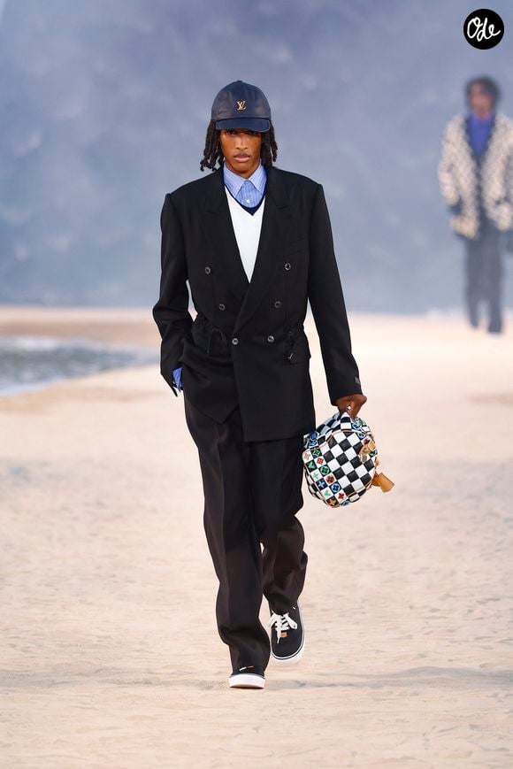Défilé de mode Louis Vuitton Prêt à Porter Collection Homme Printemps/Été 2027 lors de la Fashion Week de Paris, à la Cité Internationale Universitaire de Paris, France, le 23 juin 2026. © Bestimage