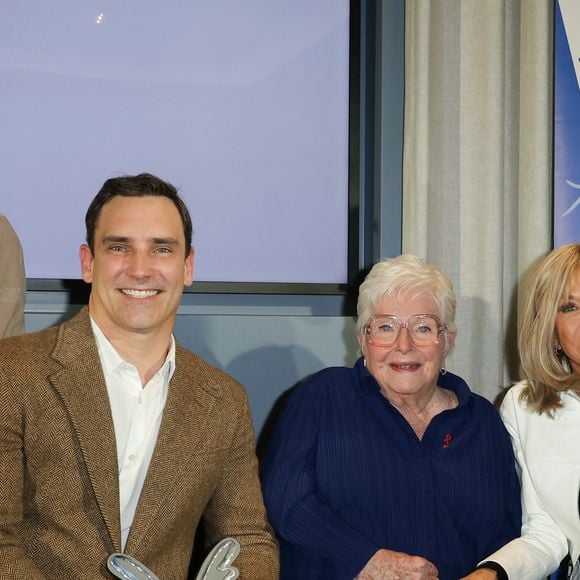 Muriel Robin, Alexandre Loupy, Line Renaud, Brigitte Macron et Claude Chirac - 7ème remise du prix "Fonds de dotation Line Renaud-Loulou Gasté" pour la recherche médicale à la Maison de la Recherche à Paris le 17 novembre 2025. © Coadic Guirec/Bestimage