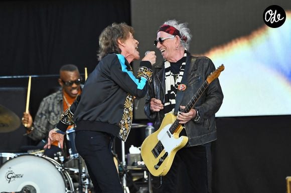 Il affirme : "Autant j'aime l'homme qu'est Mick, autant c'est quelqu'un de très dur dans le boulot".

Les Rolling Stones (Ron Wood, Mick Jagger et Keith Richards) en concert à Hyde Park, le 3 juillet 2022.

© AGENCE / BESTIMAGE