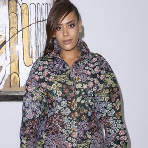 Amel Bent au front row du défilé de mode Giambattista Valli lors de la la Fashion Week printemps/été 2022 à Paris, France, le 4 octobre 2021. © Olivier Borde/Bestimage