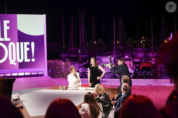 Exclusif - Lea Salamé, Charlotte Dhenaux sur le plateau de l'émission "Quelle Epoque!" lors du 77ème Festival International du Film de Cannes le 18 mai 2024. © Jack Tribeca / Bestimage