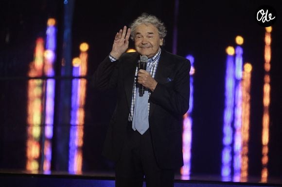 Pierre Perret assiste à la soirée de gala de la 29e édition du Téléthon 2015 à l'hippodrome de Longchamp à Paris, en France, le 5 décembre 2015. Photo de Jérôme Domine/ABACAPRESS.COM