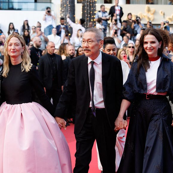Carlos Reygadas, Alba Rohrwacher, Hong Sang-soo, Juliette Binoche, Dieudo Hamadi - Montée des marches de la cérémonie de clôture du 78ème Festival International du Film de Cannes, au Palais des Festivals à Cannes. Le 24 mai 2025
© Jacovides-Moreau / Bestimage