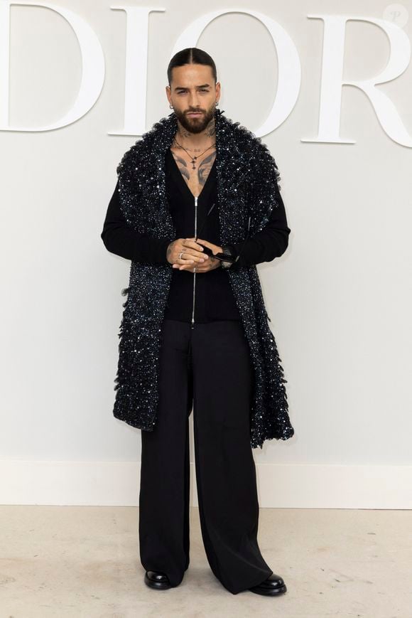 Dans sa routine, deux marques françaises se démarquent particulièrement : La Roche-Posay pour le nettoyage du visage et L'Occitane en Provence pour l’après-rasage.

Maluma - Photocall du défilé DIOR "Collection Homme Prêt-à-Porter Printemps/Eté 2025" lors de la Fashion Week de Paris, le 21 juin 2024.
© Borde/Rindoff/Bestimage