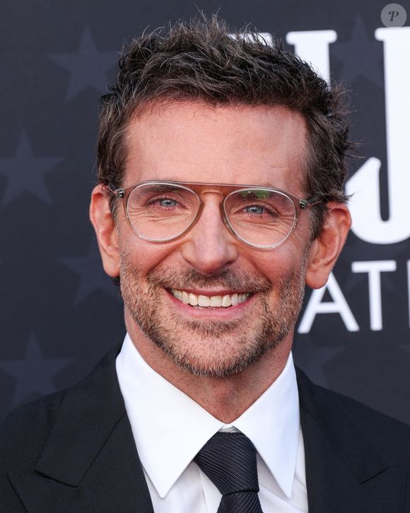Bradley Cooper - Les célébrités lors de la 29ème cérémonie des "Critics' Choice Awards" à Los Angeles le 14 janvier 2024. Backgrid USA / Bestimage