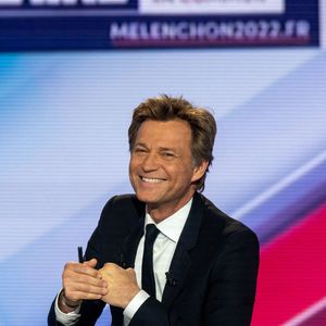 Laurent Delahousse sur le plateau de l'émission spéciale sur les élections présidentielles de la télévision publique française France 2, à Paris, France le 24 avril 2022. Photo par Ammar Abd Rabbo/ABACAPRESS.COM