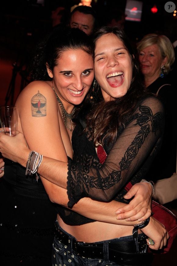 Roxane Depardieu et Vanille Clerc (fille de Julien Clerc) assistent à la soirée d'ouverture des Gucci Masters à Villepinte, France, le 29 novembre 2012. Photo Jerome Dominé/ABACAPRESS.COM
