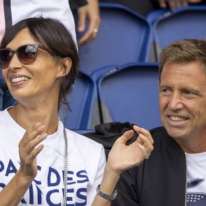 Daniel Riolo et sa compagne Géraldine Maillet - People en tribune lors de la rencontre de football Paris Saint Germain PSG contre Clermont (4-0) au Parc des Princes à Paris le 11 septembre 2021