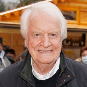 Fief des Dussollier, cette demeure est hautement symbolique pour le père de Léo et Giulia. 

André Dussolier pour Juliette dans son bain sur Arte. - Rendez-vous photo lors de la 24ème édition du festival Tv de Luchon le 11 février 2022.
© Christophe Aubert via Bestimage