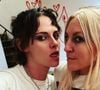 Environ 170 invités étaient présents.
Kristen Stewart et sa fiancée l'actrice Dylan Meyer.
© Instagram Dylan Meyer (@spillzdylz)
