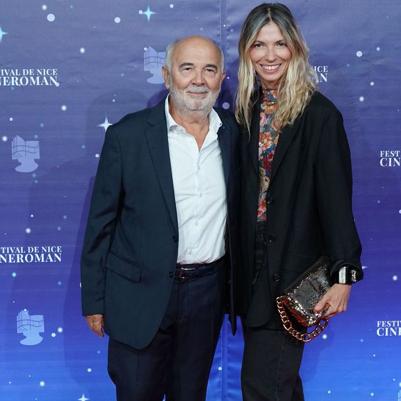 Depuis, le couple file le parfait amour.

Gérard Jugnot et sa femme Patricia Campi lors de la 5ème édition du festival Cinéroman à Nice le 3 octobre 2023.

© Norbert Scanella / Panoramic / Bestimage