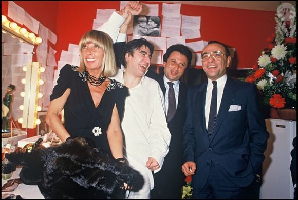 L'actrice a toujours refusé de voir ce choix comme un sacrifice

Michel Drucker et Dany Saval avec Serge Lama et Yves Mourousi en 1984. AGENCE / BESTIMAGE