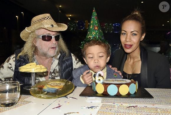 Cela ne l'empêche pas de voir son garçon
Exclusif - Michel Polnareff fête le 6ème anniversaire de son fils Louka avec sa compagne Danyellah au Domaine de Verchant à Castelnau-le-Lez près de Montpellier le 28 décembre 2016. Alors que c'est la première fois qu'il s"exprime depuis son hospitalisation, le chanteur a organisé une soirée pleine de surprises avec magicien et feux d'artifice. (INTERVIEW DISPONIBLE) © Romain Canot / Bestimage