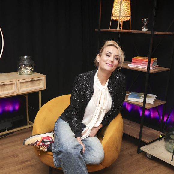 Élodie Gossuin dans En privé avec, dans les locaux de Webedia
