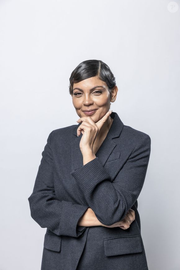 Pour son premier retour sur scène depuis l’incident, Nawell Madani s’est produite à Marseille, le 16 octobre 2025. Face à son public, elle a tenu à s’exprimer : "Quand j’ai réalisé tout ce qui s’est passé et quand j’ai lu tout ce qui se disait sur moi, j’ai failli ne pas venir à mon propre spectacle "

Exclusif - Nawell Madani - Studio - Enregistrement de l'émission "La chanson secrète", présentée par N.Aliagas et diffusée le 29 décembre sur TF1
© Guillaume Gaffiot-Cyril Moreau / Bestimage