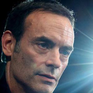 Anthony Delon a fait une révélation sur Douchy 

Anthony Delon - Pour la séance de clôture de la 16ème édition du Festival Lumière de Lyon, un hommage tout particulier a été rendu à l'acteur Alain Delon en projetant "Plein Soleil" de René Clément. Pour l'occasion Vincent Lindon a prononcé un discours en présence de Anthony Delon, qui, sous le coup de l'émotion, a fondu en larmes pendant l'évocation de son père. C'est la première fois, depuis sa disparition, qu'un hommage était rendu en public à Alain Delon,  au Halle Tony Garnier, à Lyon, France. © Dominique Jacovides/Bestimage