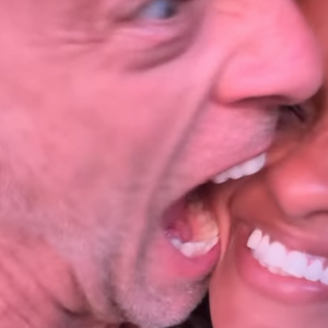 Plages, moments en famille et instants de tendresse composent ce carrousel très personnel.

Vincent Cassel et Narah Baptista - Capture d'écran Instagram