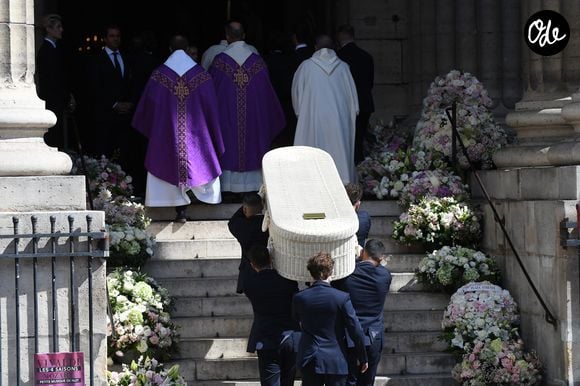 Une bénédiction mariale a été donnée pour le couple.

Le cercueil - Arrivées aux obsèques de Mathilde Favier en l'église Saint-Sulpice à Paris le 31 aout 2026. © Clement Prioli/Bestimage