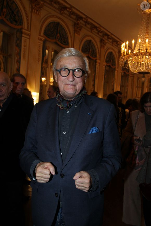 Parmi les invités, la présence d’Olivier Lejeune a particulièrement ému l’assemblée. 

Olivier Lejeune - Rachida Dati remet à Chantal Ladesou les insignes de Chevalier de la Légion d'Honneur au ministère de la Culture à Paris le 2 février 2026.

© Philippe Baldini / Bestimage