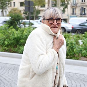 Christine Bravo à proximité des studios de RTL à Neuilly-sur-Seine, le 15 octobre 2025.