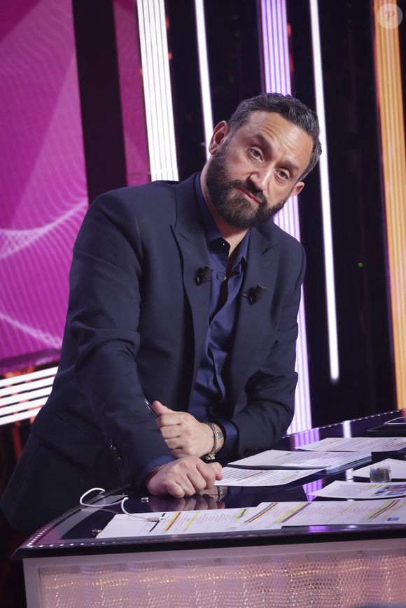 Exclusif - Cyril Hanouna, sur le plateau de l’émission « TPMP » présentée par C.Hanouna et diffusée en direct sur C8, Paris, France, le 25 fevrier 2025. © Jack Tribeca / Bestimage