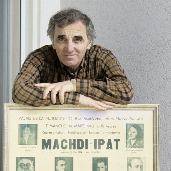 Archives - En Suisse, Charles Aznavour chez lui, dans sa maison de Cologny le 27 mars 1987.
Alain Canu via Bestimage